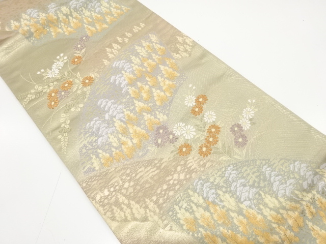 地紙に樹木・菊模様織り出し　袋帯